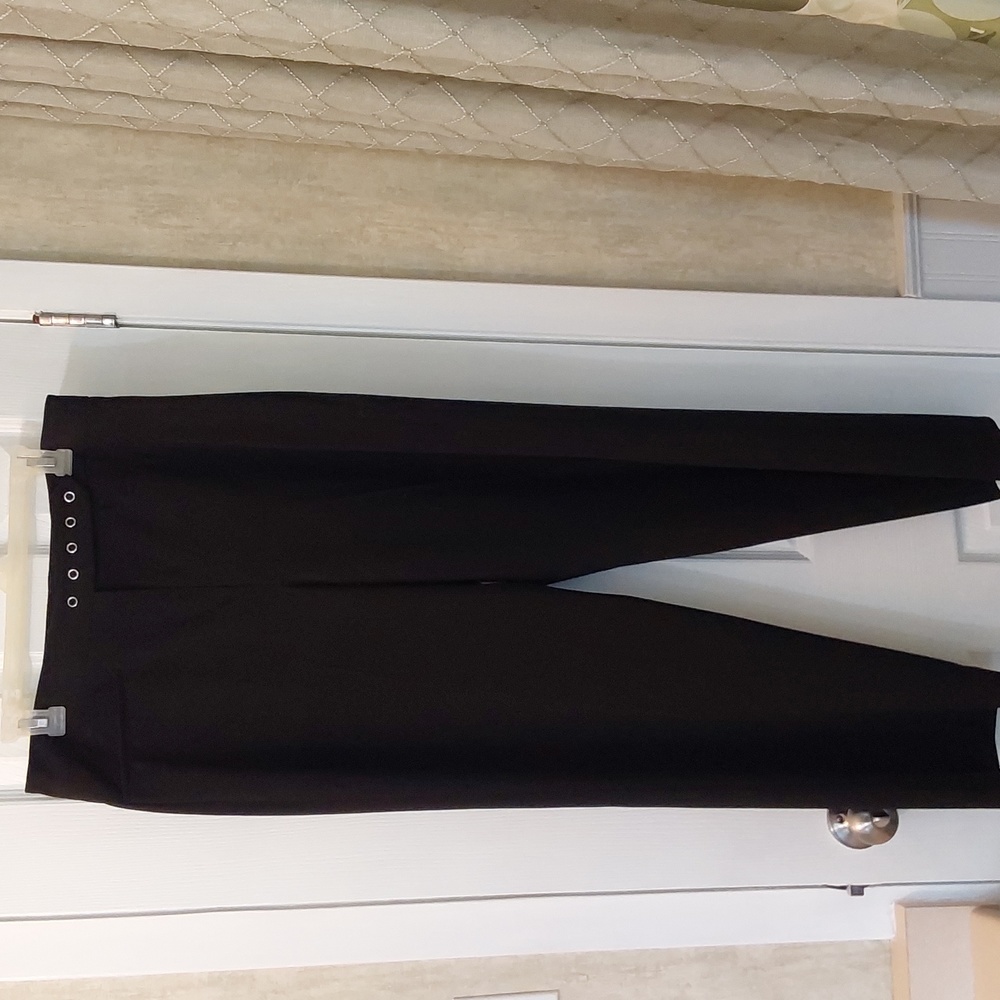 Larry Levine women's black dress pants size 10